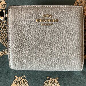 Coach Small Grey Wallet — Pristine & Never Used 🤍 NEW